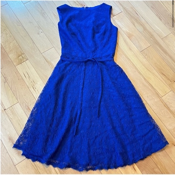 Monique Lhuillier Dresses & Skirts - Monique Lhuillier sleeveless blue lace overlay dress size six (6)